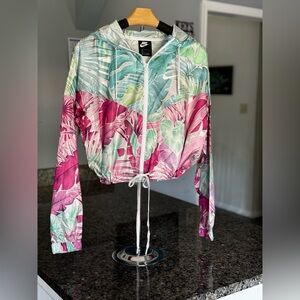 Nike cropped tropical Windrunner jacket (S)